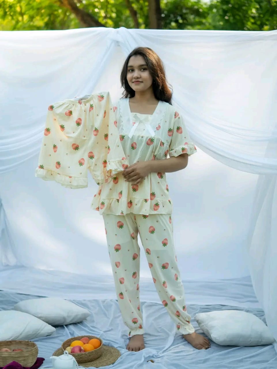 Hot Selling New Women's Three-Piece Lace Pajamas Set